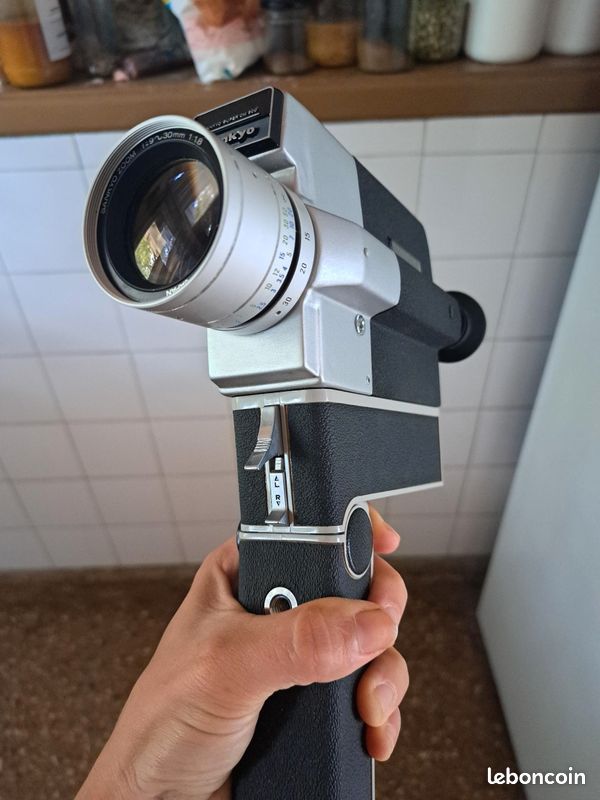 Caméra Sankyo CM 300 Super (avec coffret) Antiquités