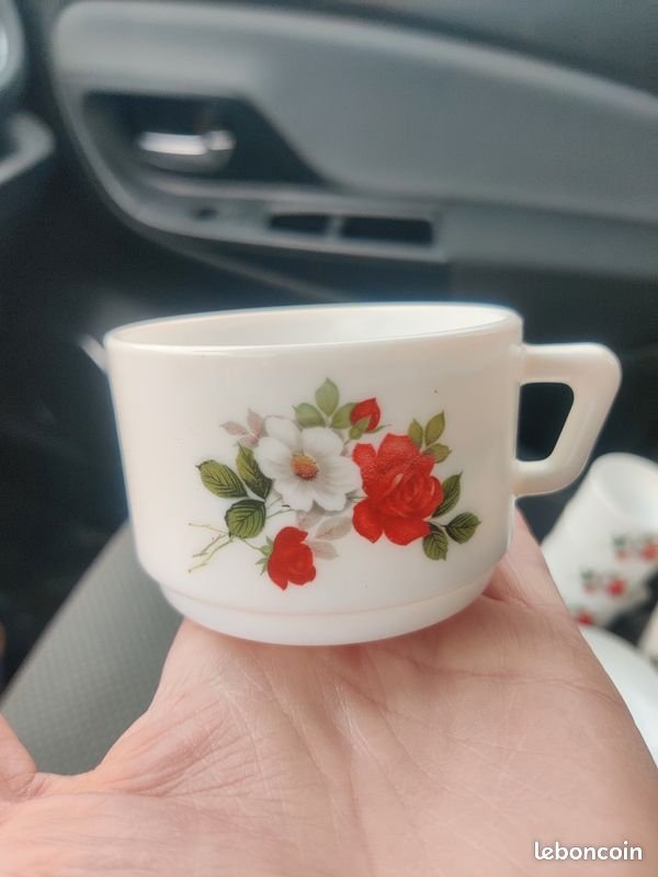Service à Café/thé Arcopal – Motif Églantine – Années 70 – Grandes Tasses – Excellent état