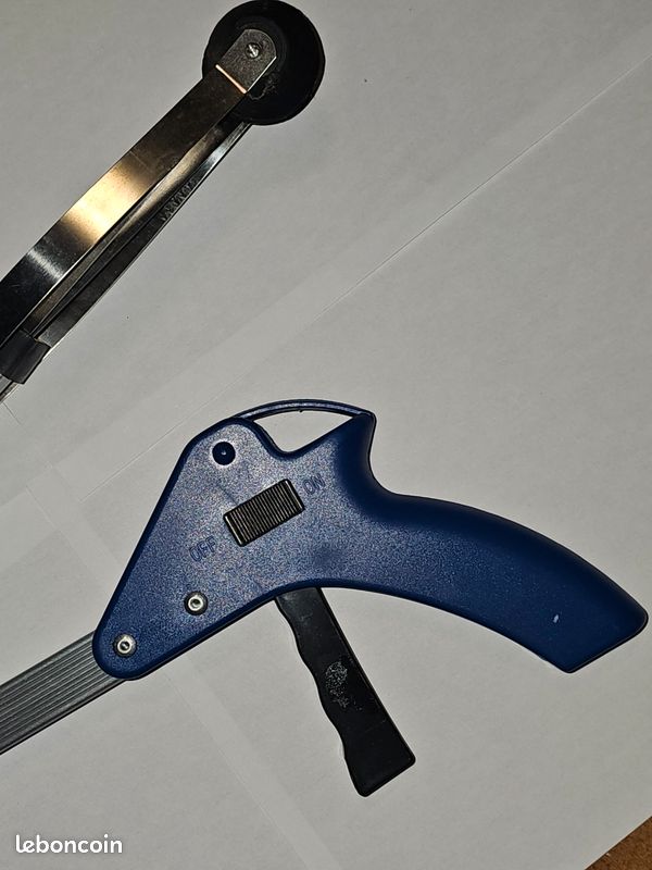 Pince attrape tout pliable 190g (image 2)