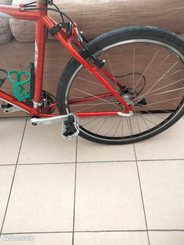 Vélo VTT robuste et sûr (image 2)
