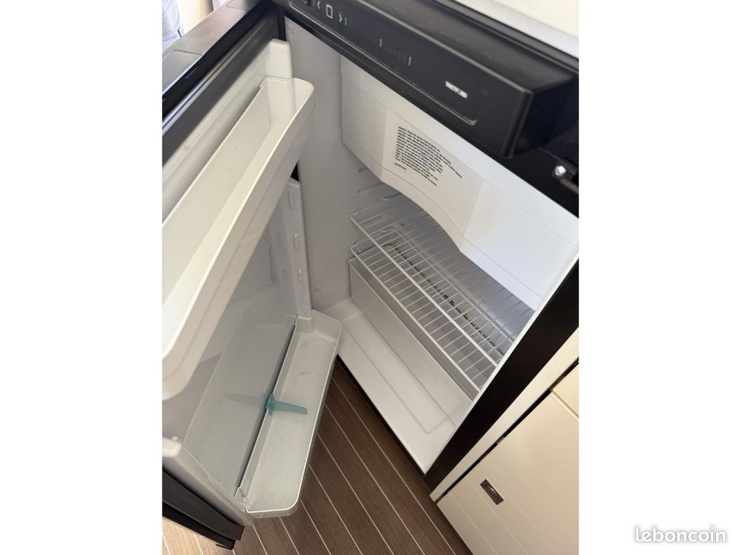 ETRUSCO V 5.9 DF Camping-car profilé Etrusco - Boite automatique 2.0 TDCI 170 ch (image 39)