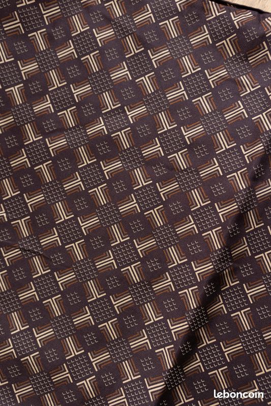 Écharpe LANVIN Paris 100% Soie - Vintage 36 X 130 Cm - Couleur Verte - Occasion De Qualité
