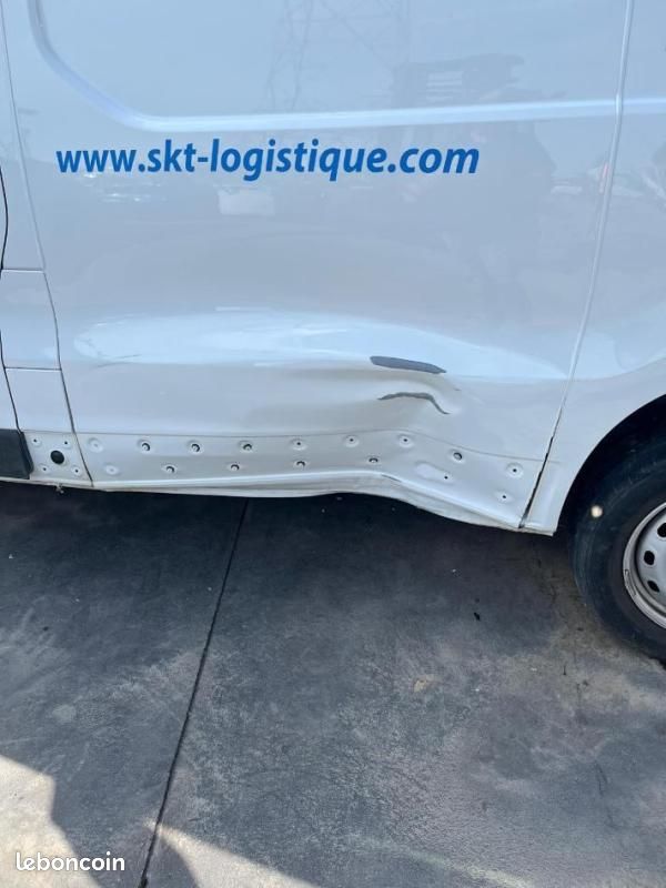 Renault Trafic FOURGON FGN L1H1 2T8 BLUE DCI 110 CH ACCIDENTEE (image 12)