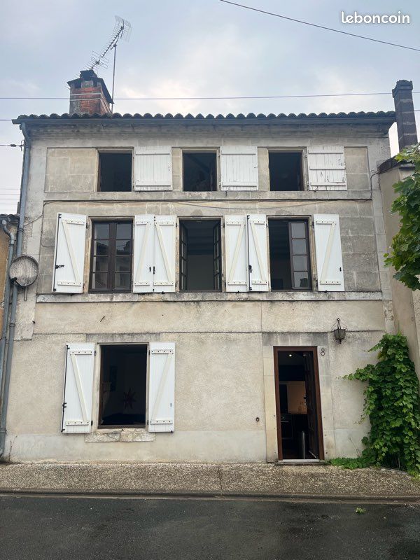 Maison 4 pièces 90 m² · à Jarnac · 90 m² · 740 €