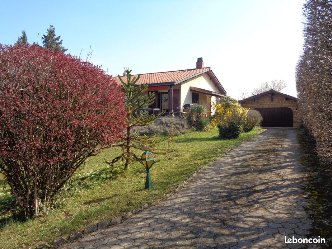 Maison 4 pièces 183 m² · à Val d'Oingt · 183 m² · 1 514 €/mois