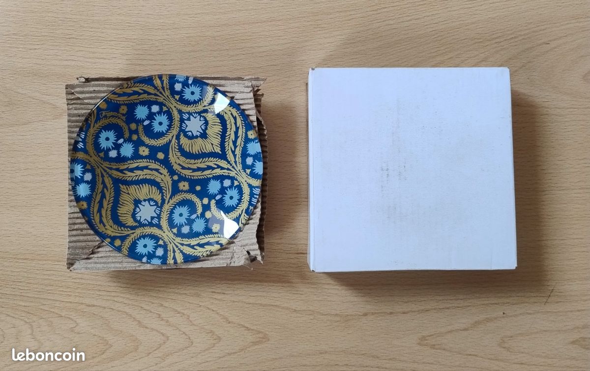 5 petites assiettes à dessert Saint-Amand Porcelaine