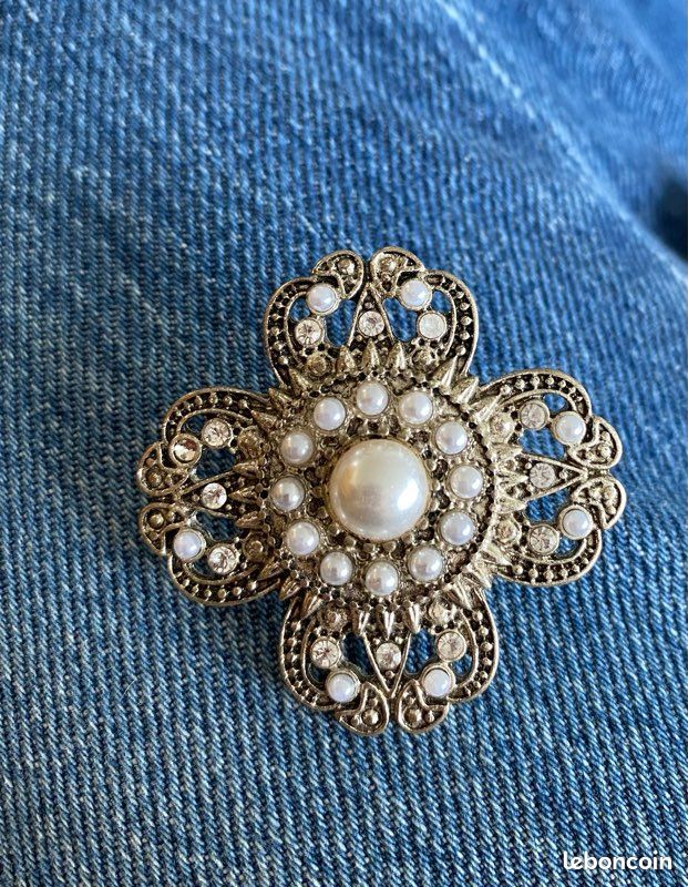 Broche Fantaisie Vintage Perles Nacrées - Occasion Avec Traces D'usure, Accessoire élégant Pour Veste Ou Foulard