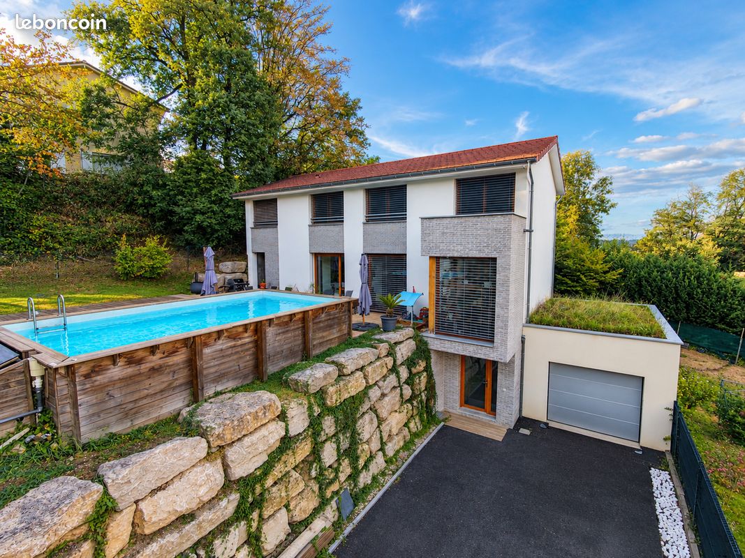 Maison 7 pièces 175 m² · à Lentilly · 175 m² · 620 000 €