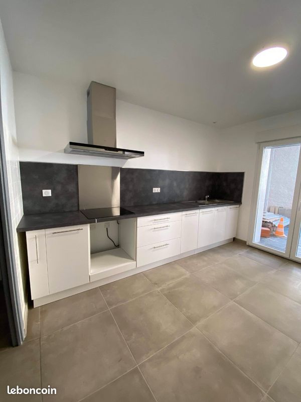 Appartement 3 pièces 100 m² · à Lavelanet · 100 m² · 595 €/mois