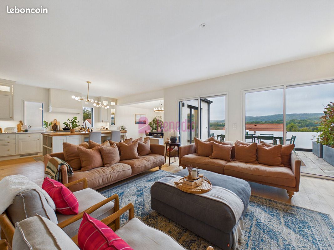 Maison 8 pièces 210 m² · à Saulny · 210 m² · 660 000 €