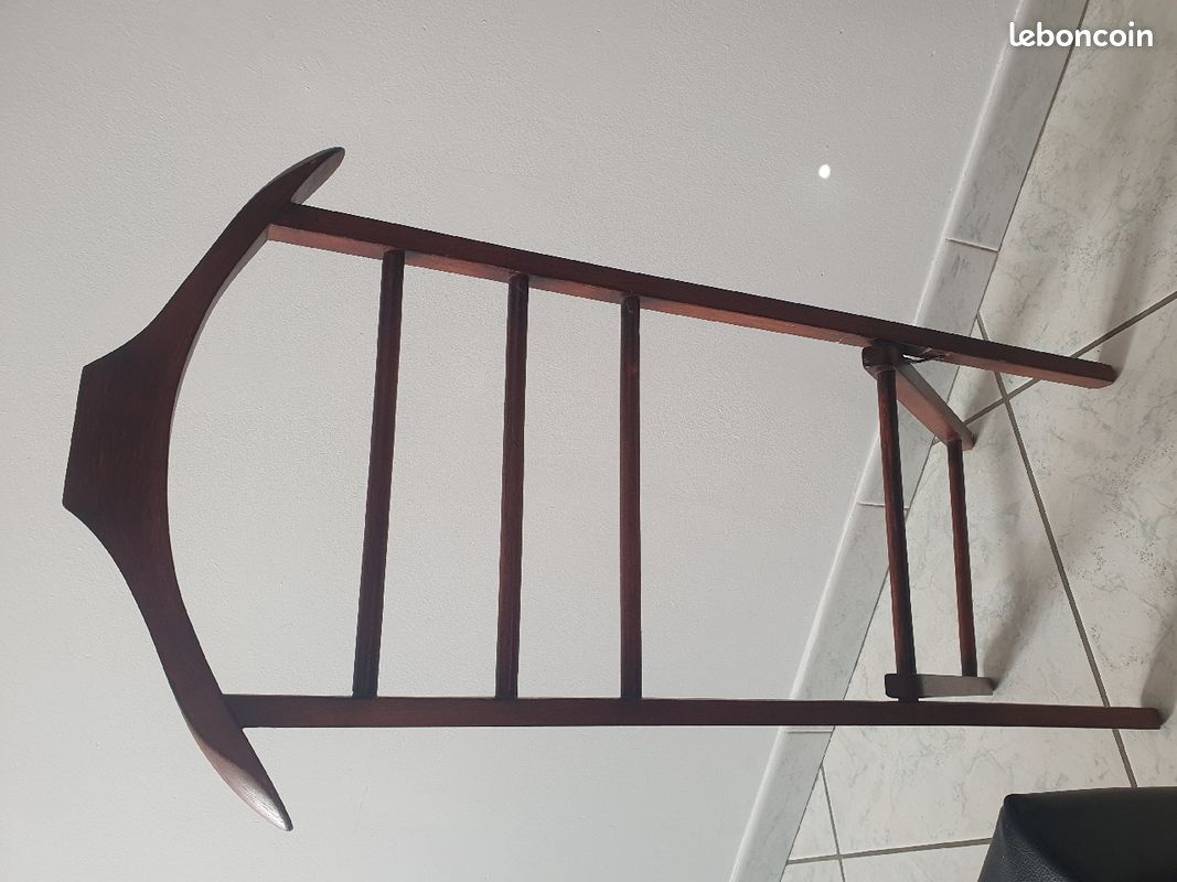 Porte vêtement/ chevalet (image 1)