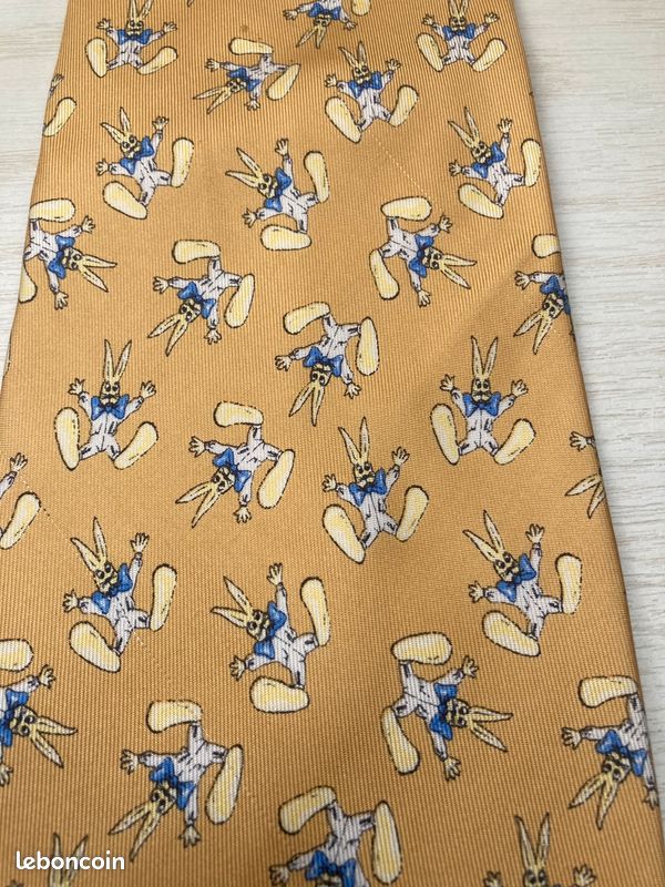 Cravate jaune avec motifs 100% soie (image 2)
