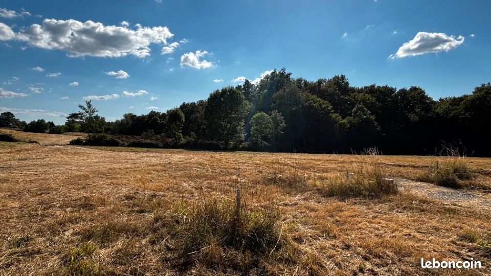 Terrain 600 m² · à Martignas-sur-Jalle · 235 000 €