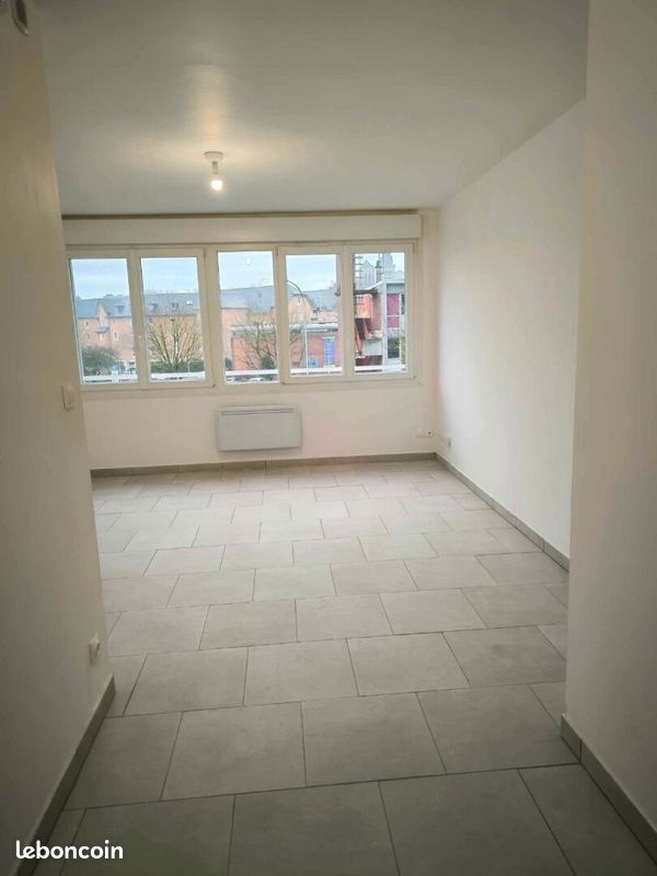 Appartement 1 pièce 28 m² · à Lisieux · 28 m² · 400 €