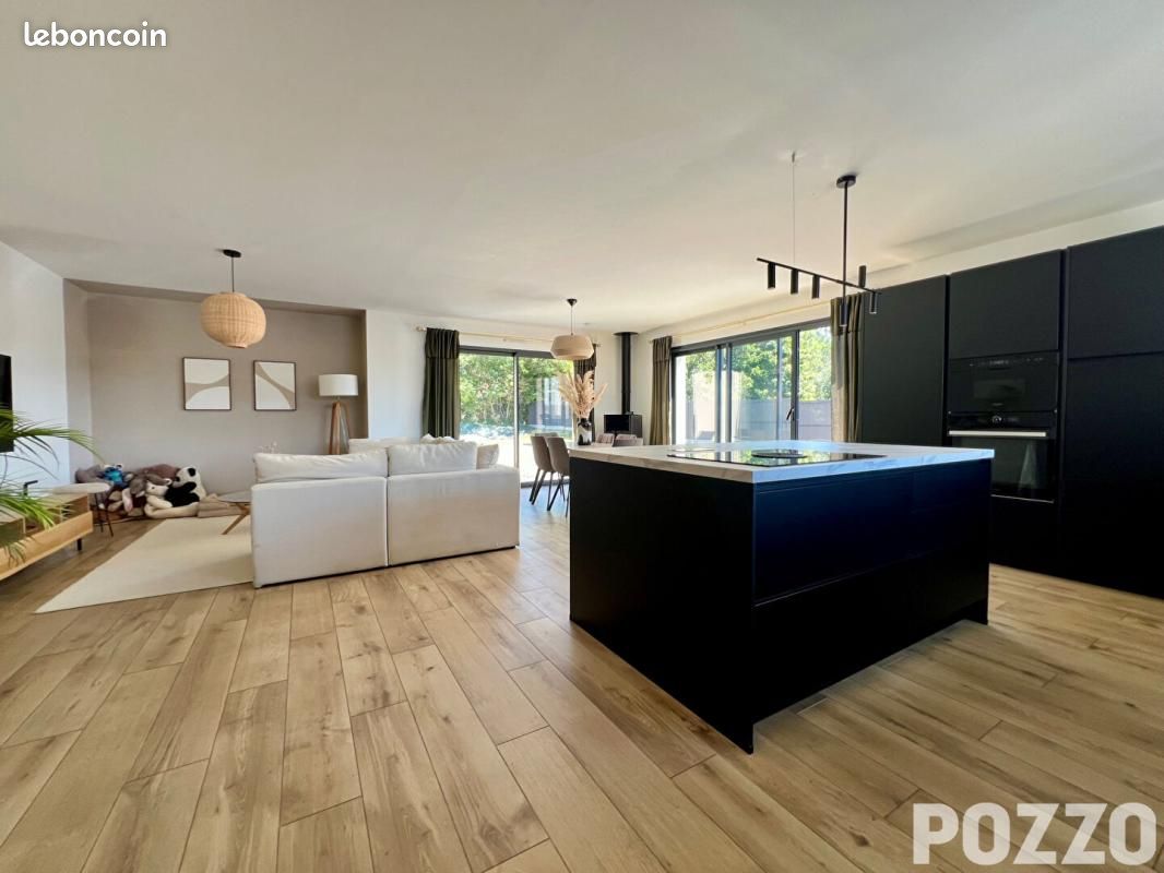 Maison 5 pièces 115 m² · à Étréham · 115 m² · 325 500 €
