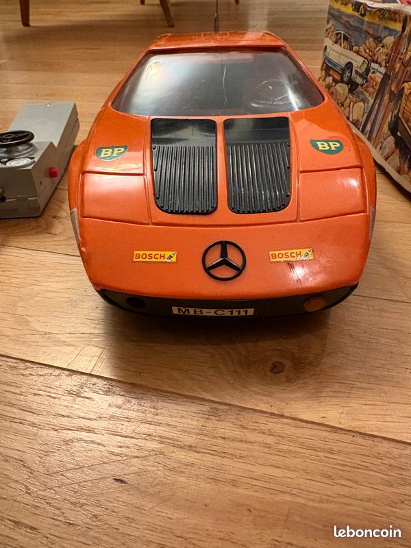 VÉHICULE TÉLÉGUIDÉ RACER ROSE - TÉLÉGUIDÉ / Sur la terre
