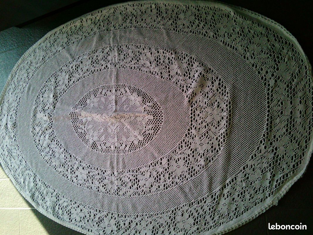 Nappe brodée ancienne - France