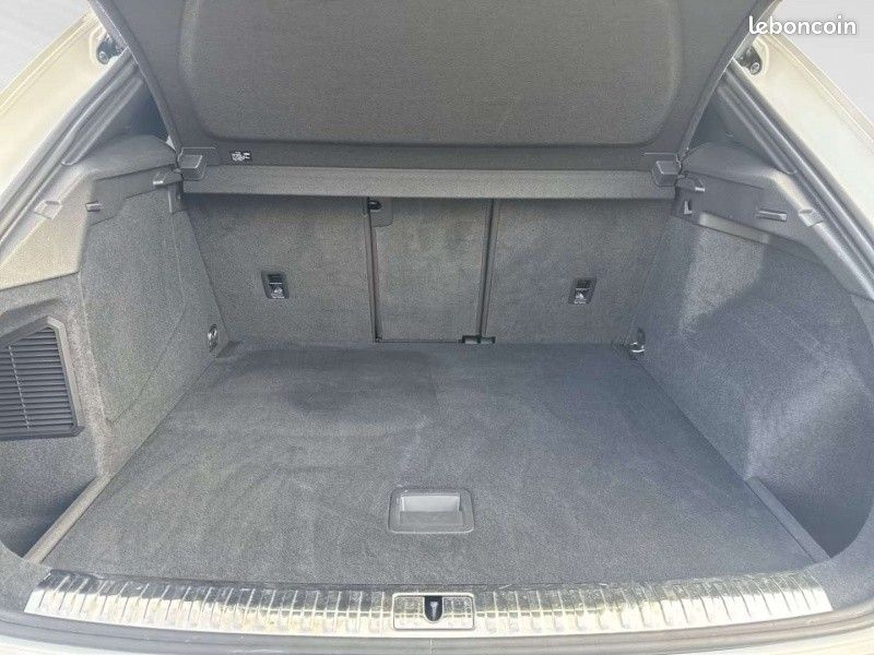 Audi Q3 45 TFSI e S line (image 4)