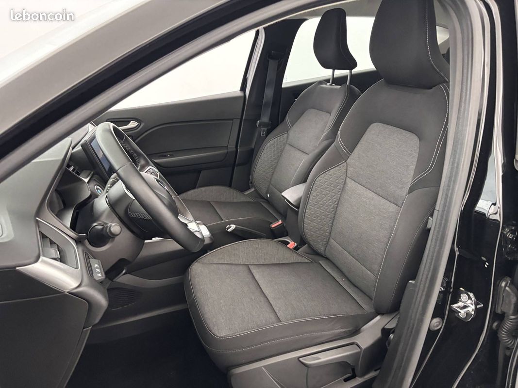 RENAULT Captur E-Tech 145 - 21 Business (image 9)