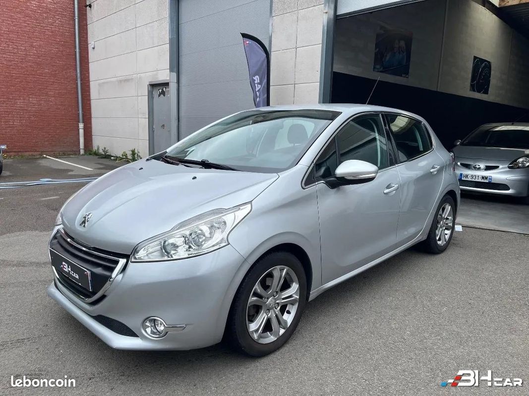 Peugeot 208 GENERATION-I 1.2 PURETECH 80 ALLURE (image 3)