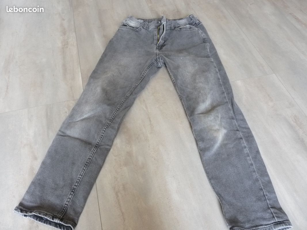 Doudoune légère Uniqlo à capuche 11/12 ans (paris) Vêtements