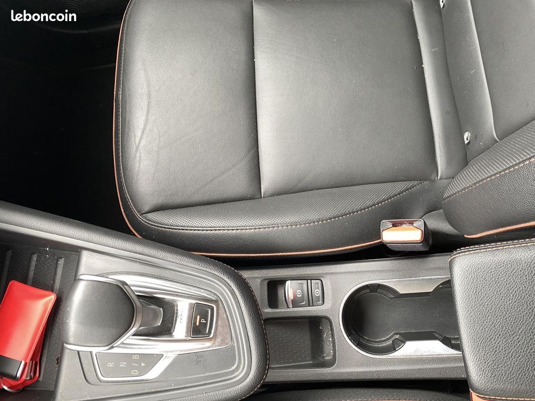 RENAULT CAPTUR 1.6 E-Tech Hybride - 145 - BVA multi-modes 2021 II Initiale Paris (image 29)