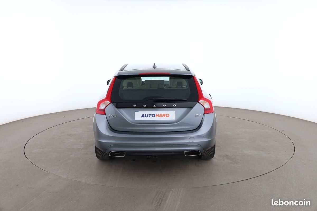 Volvo V60 2.0 D4 Momentum Geartronic 8 190 ch (image 12)