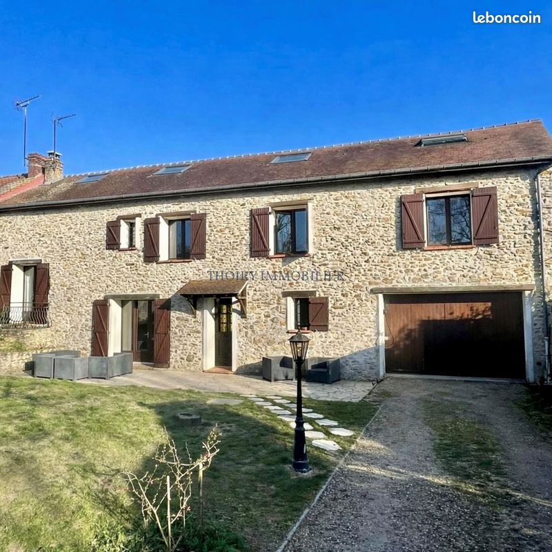 Maison 7 pièces 172 m² · à Thoiry · 172 m² · 585 000 €