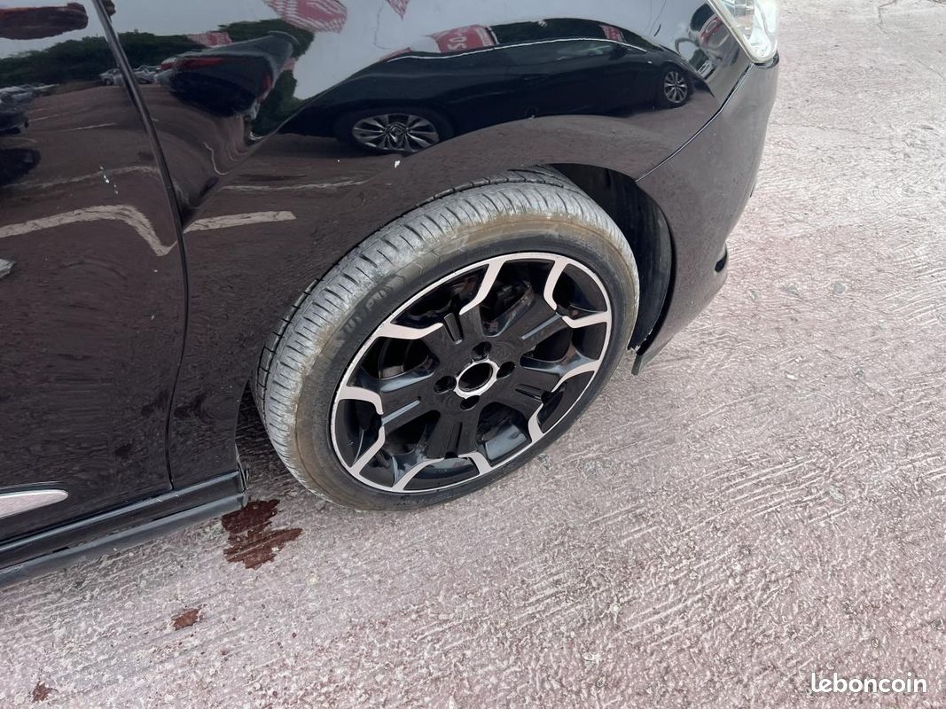 DS DS 3 1.6 HDi - 115 BERLINE Sport DISTRIBUTION OK (image 15)