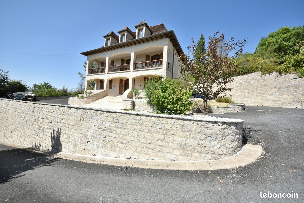 Maison 6 pièces 256 m² · à Brive-la-Gaillarde · 256 m² · 469 000 €