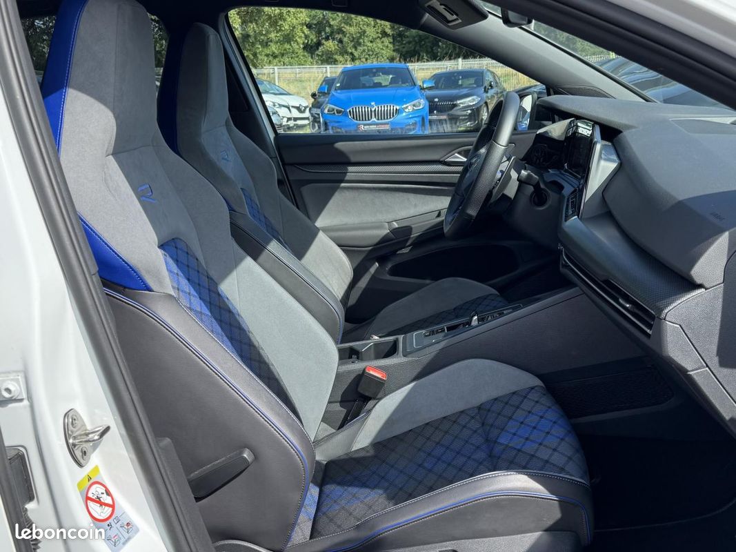 VOLKSWAGEN GOLF 8 R 4Motion 2.0 TSI 320ch DSG 7 (image 10)