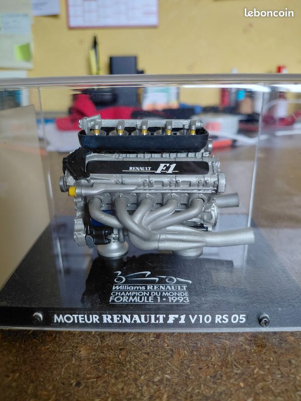Moteur Miniature V10 - Peugeot Sport F1, écurie Ferrari, Année 2008, Pièce De Collection