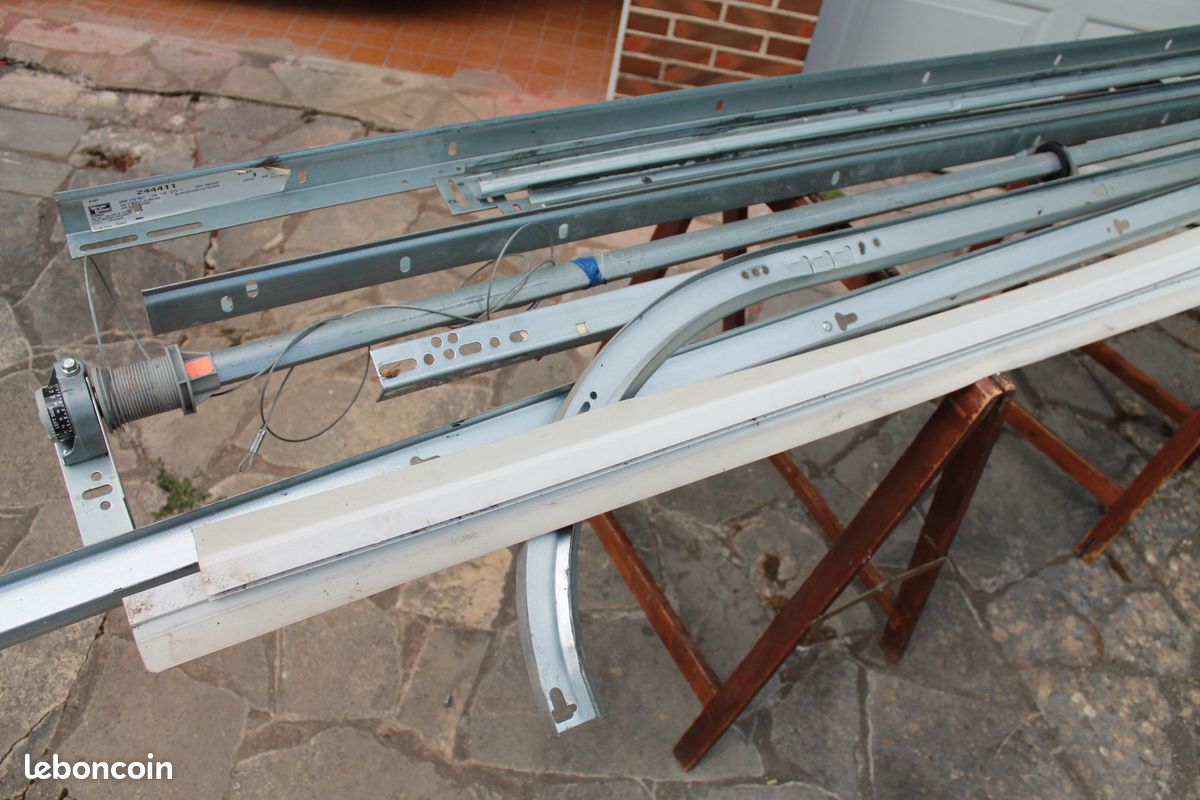 Porte isolante sectionnelle 2.50 x 2.25 m épaisseur 4cm (image 2)