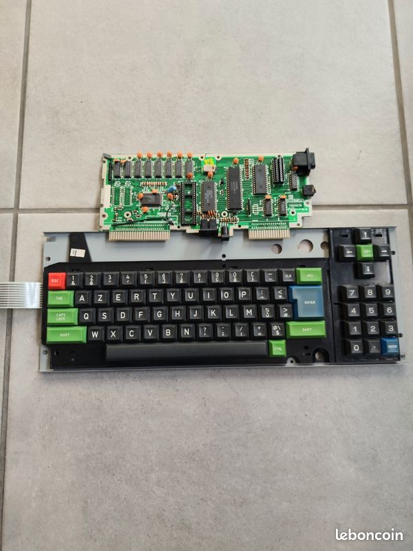 Amstrad CPC 464: Carte mère pour clavier QWERTY/Motherboard