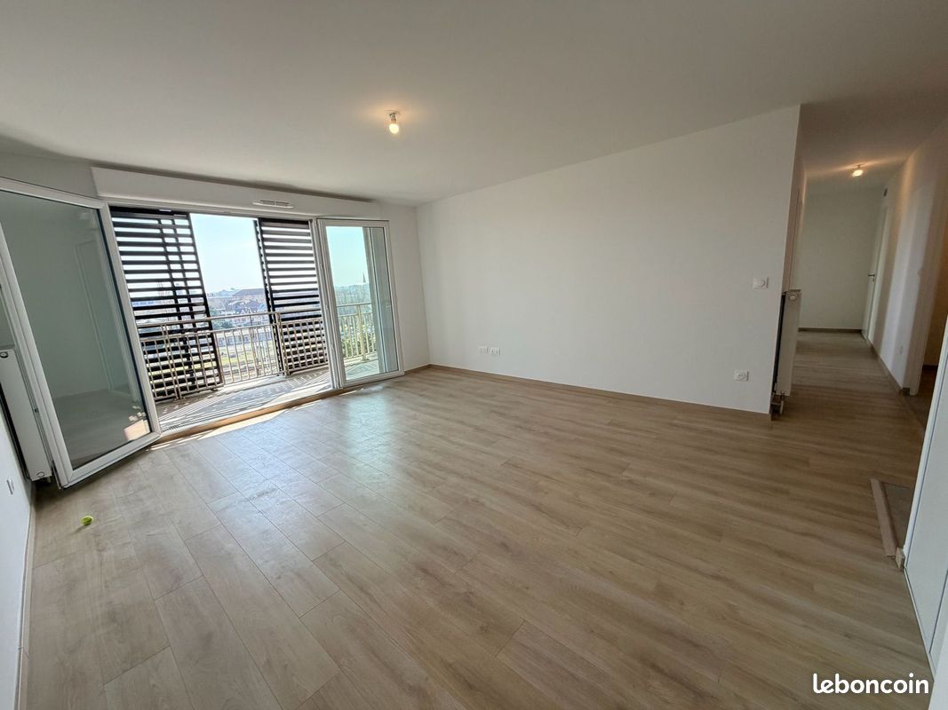 Appartement 4 pièces 83 m² · à Valenciennes · 83 m² · 960 €