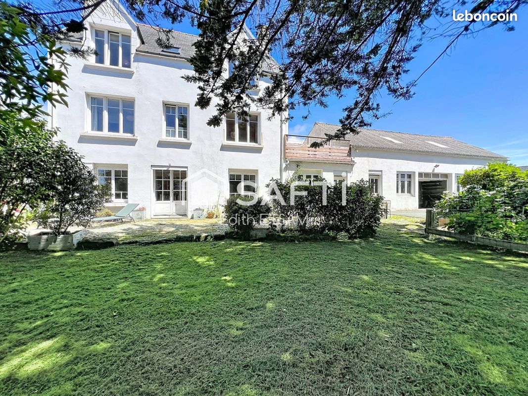 Maison 10 pièces 215 m² · à Treffiagat · 215 m² · 439 700 €