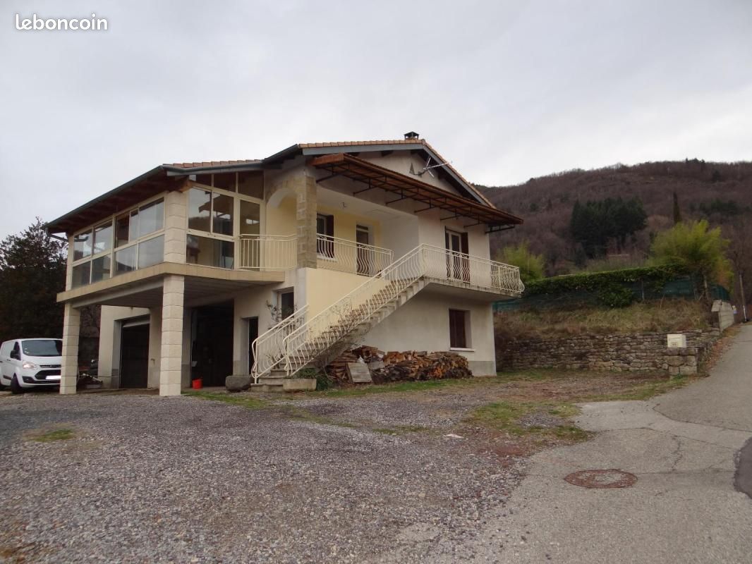 Maison 4 pièces 97 m² · à Thueyts · 97 m² · 870 €/mois