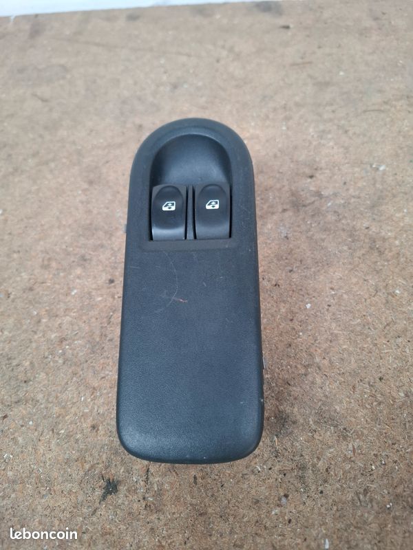 Bouton lève vitre clio 3 (image 1)