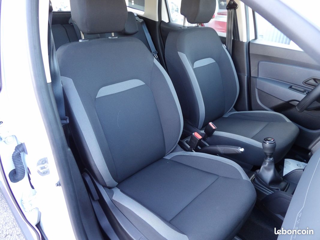 Dacia DUSTER 1.5 BLUE DCI 115CH ESSENTIEL 4X4 (image 8)