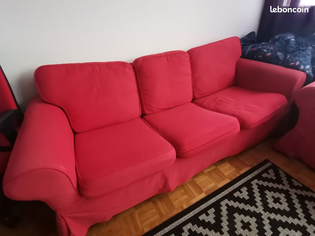 Fauteuil IKEA rouge 3 places (image 1)