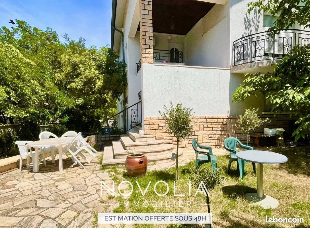 Appartement 9 pièces 217 m² · à Vénissieux · 217 m² · 899 000 €