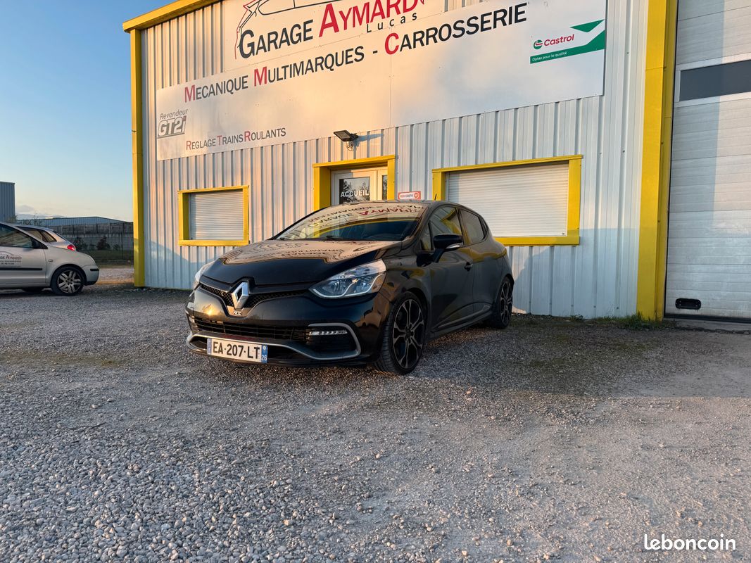 Clio 4 RS Trophy (image 1)