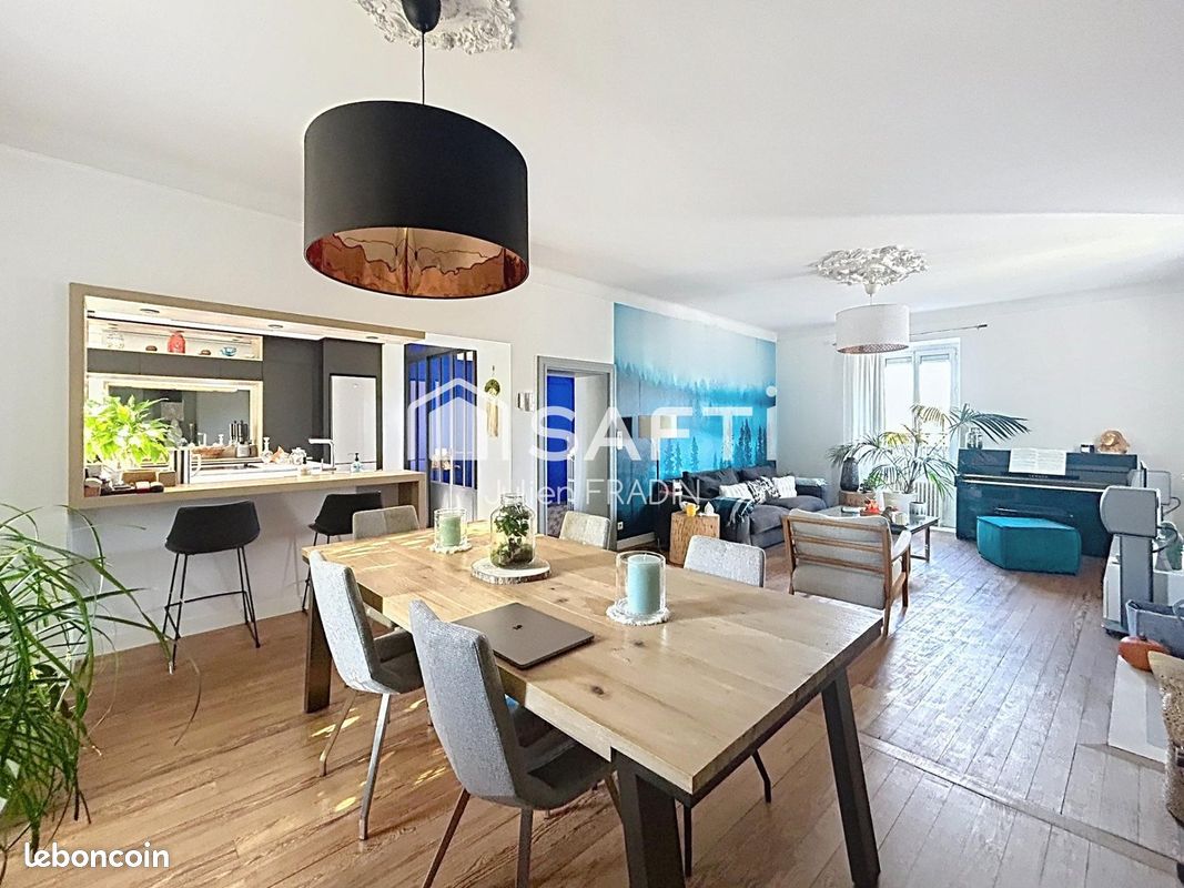 Maison 7 pièces 198 m² · à Saint-Julien-de-Concelles · 198 m² · 428 000 €