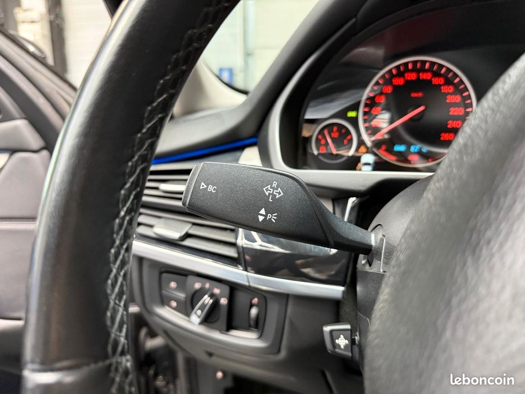 Bmw X5 40E XDRIVE HYBRID 313 CV TOIT OUVRANT PANORAMIQUE - AFFICHAGE TETE HAUTE _ CAMERA (image 30)