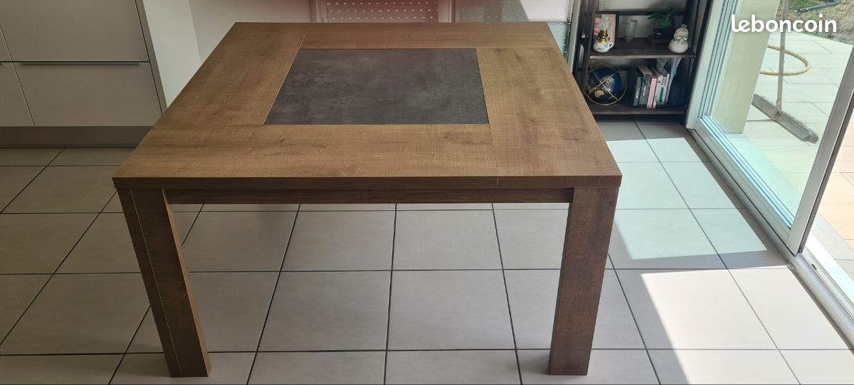Vend table carrée Conforama (image 1)