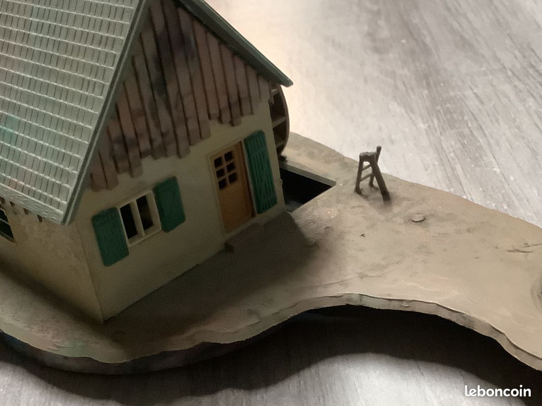 Lot Jouef HO – Phare Et 3 Maisons Bretonnes, Maquettes Montées