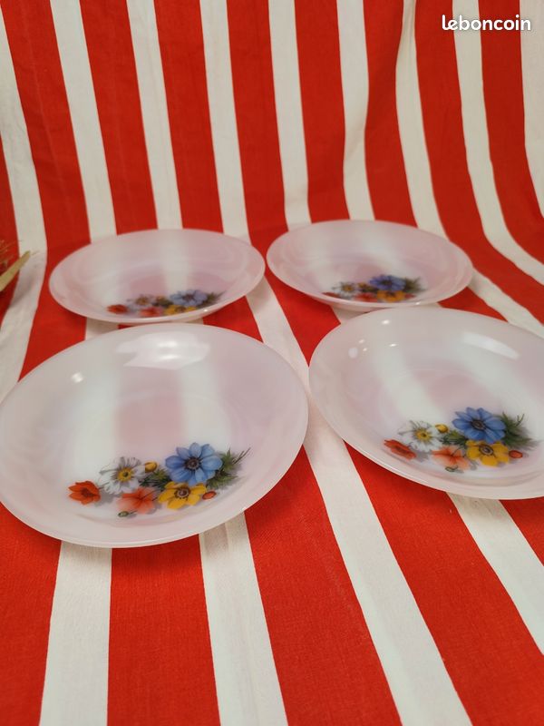 Lot De 2 Assiettes Creuses Arcopal Vintage France 22,5 Cm Motif Floral