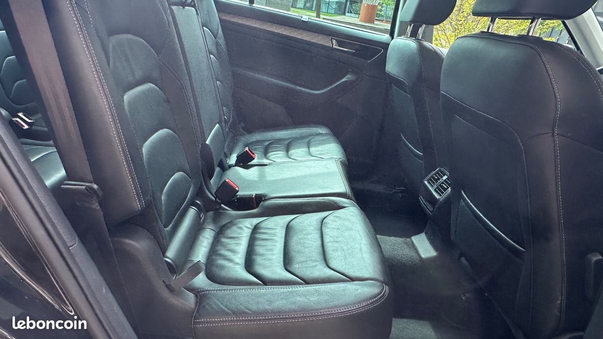Skoda kodiaq 2.0 tdi 150 ch scr style 4x2 dsg 7pl / toit ouvrant / entretien constructeur (image 16)