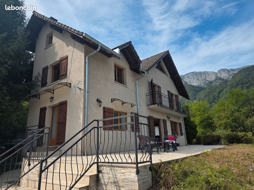 Maison 6 pièces 190 m² · à Doussard · 190 m² · 2 190 €/mois