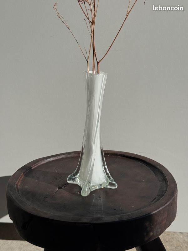 Vase soliflore blanc en verre (image 6)